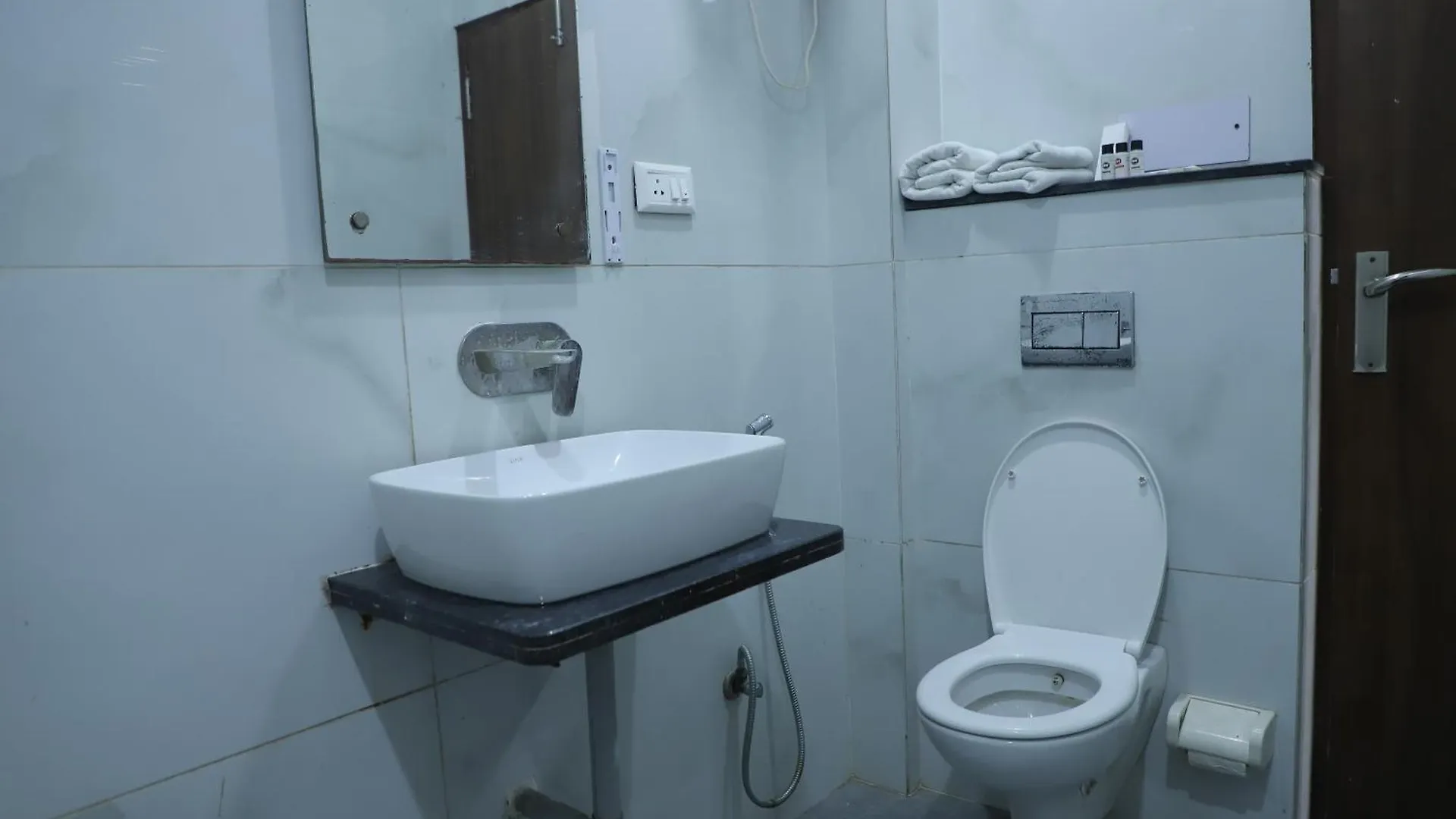 ***  Hotel Akash Raj Inn Agra  India