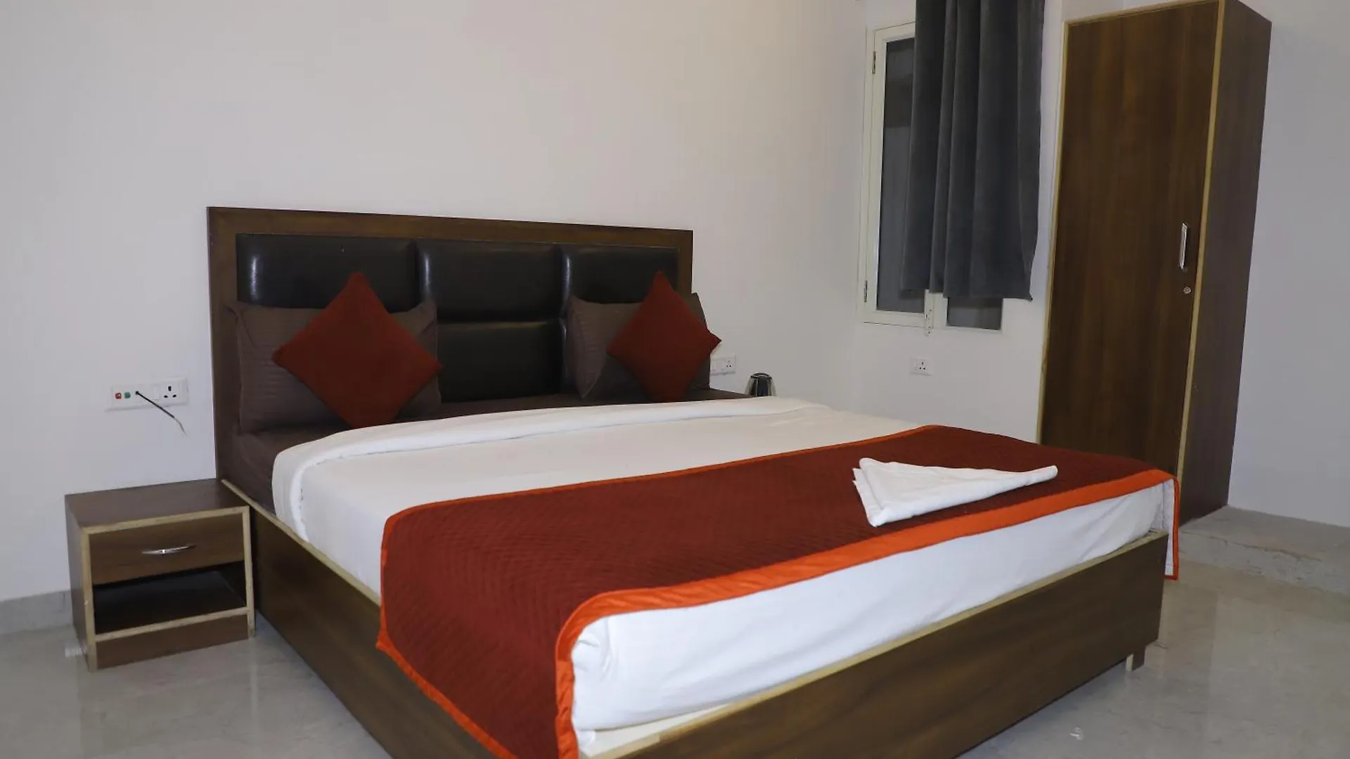 Hotel Akash Raj Inn Agra   Agra (Uttar Pradesh)