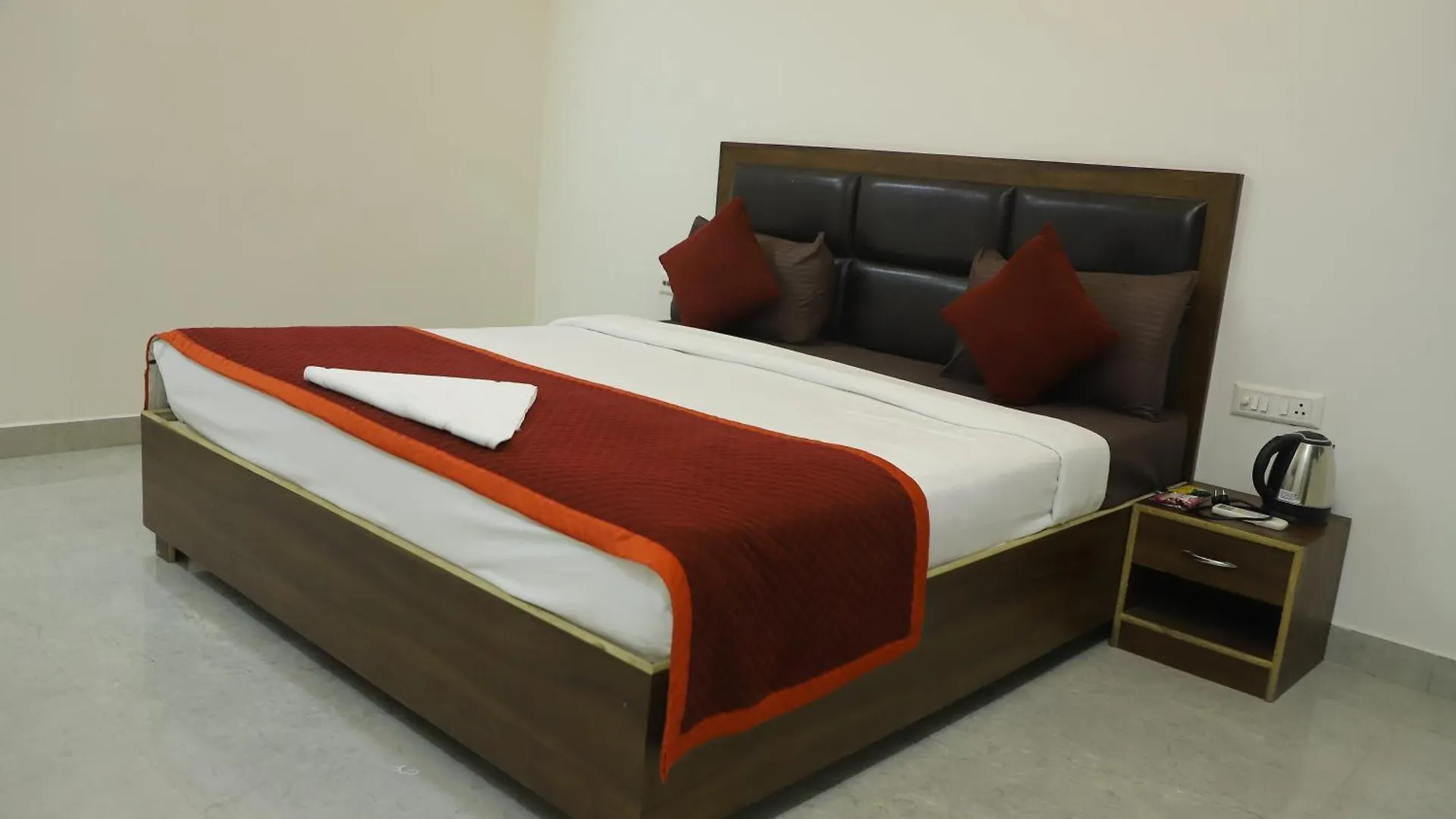 Hotel Akash Raj Inn Agra  3*, Agra (Uttar Pradesh)