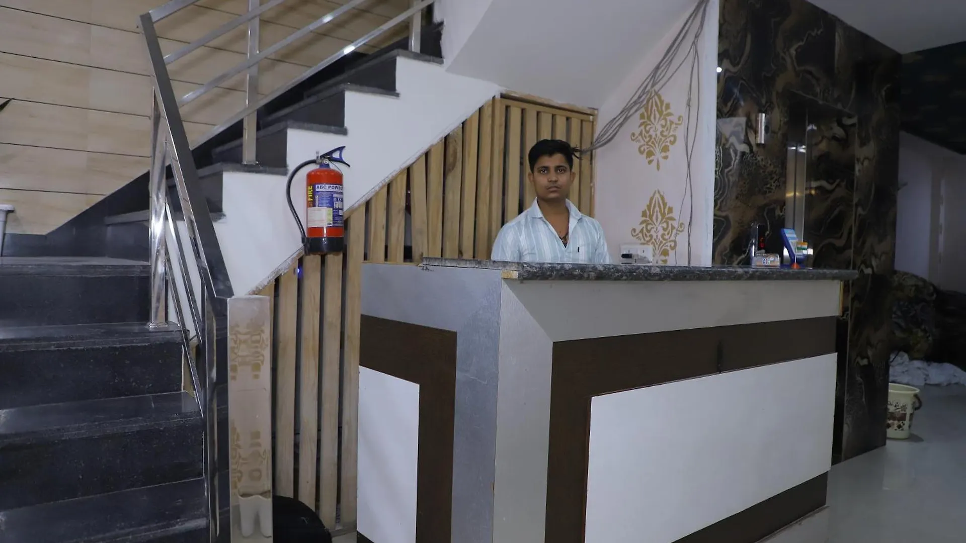 Hotel Akash Raj Inn Agra   Agra (Uttar Pradesh)