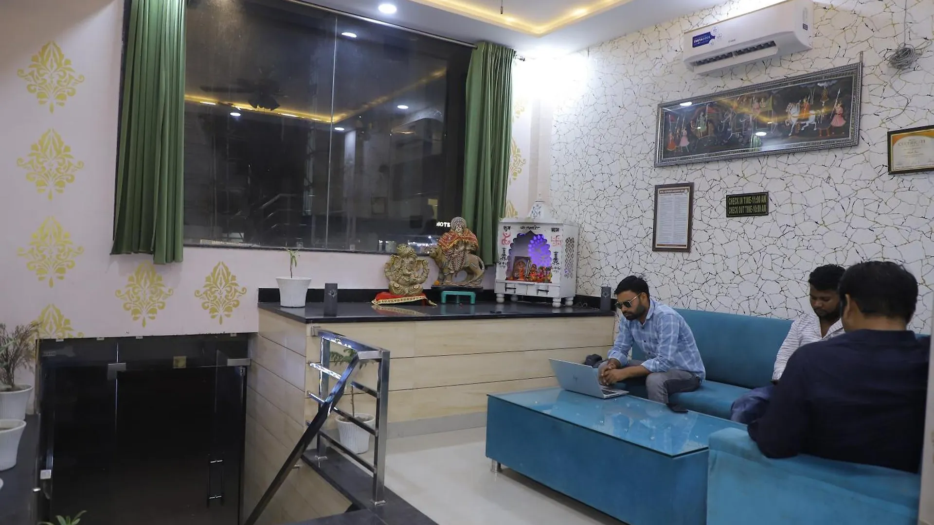 Hotel Akash Raj Inn Agra  Agra (Uttar Pradesh)